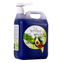 Botaniqa White Me Up Sweet Almond & Avocado Shampoo - szampon dla białych i jasnych psów 5l