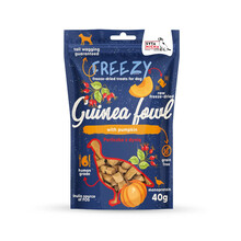 SYTA MICHA Freezy Guinea Fowl - liofilizowane przysmaki dla psa perliczka z dynią, 40g